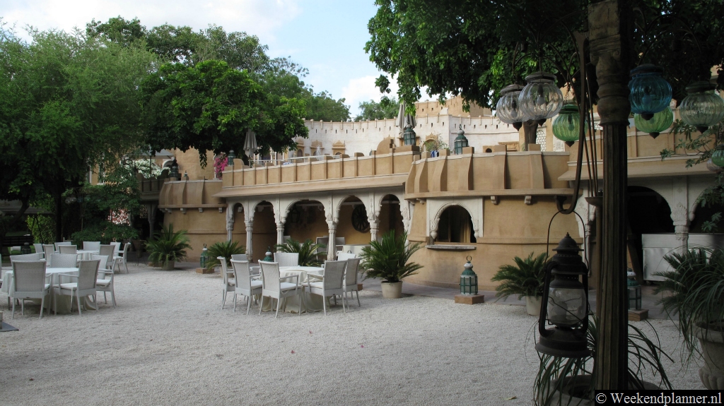 Een stijlvol wegrestaurant in Rajasthan.